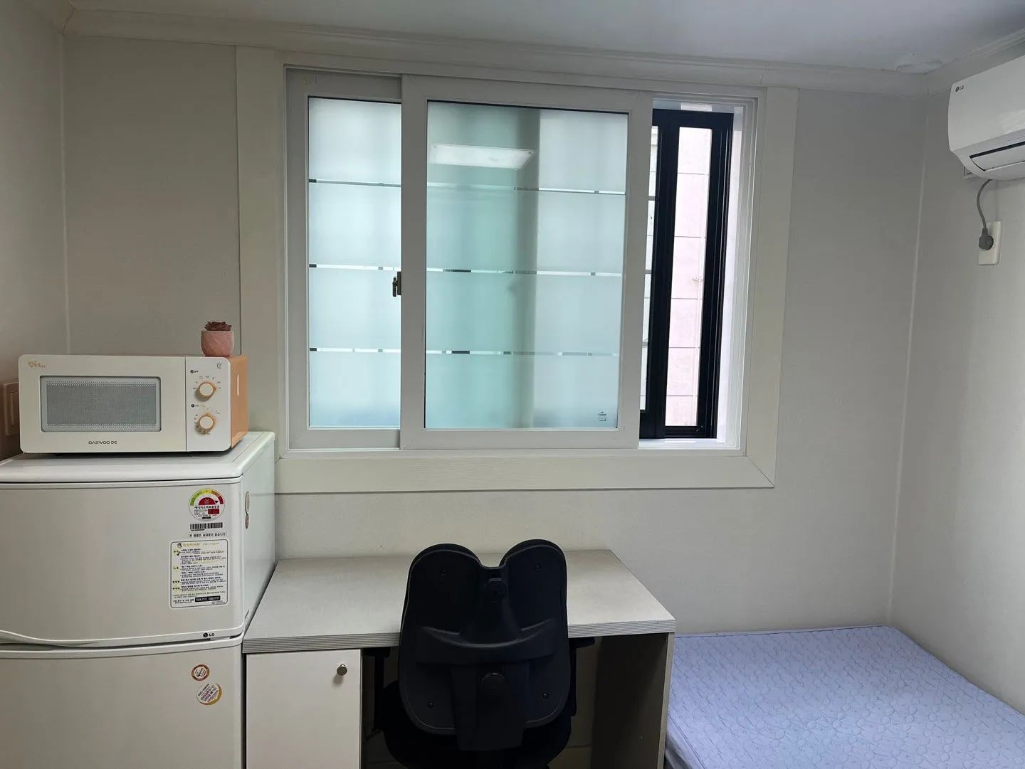 Room image 2