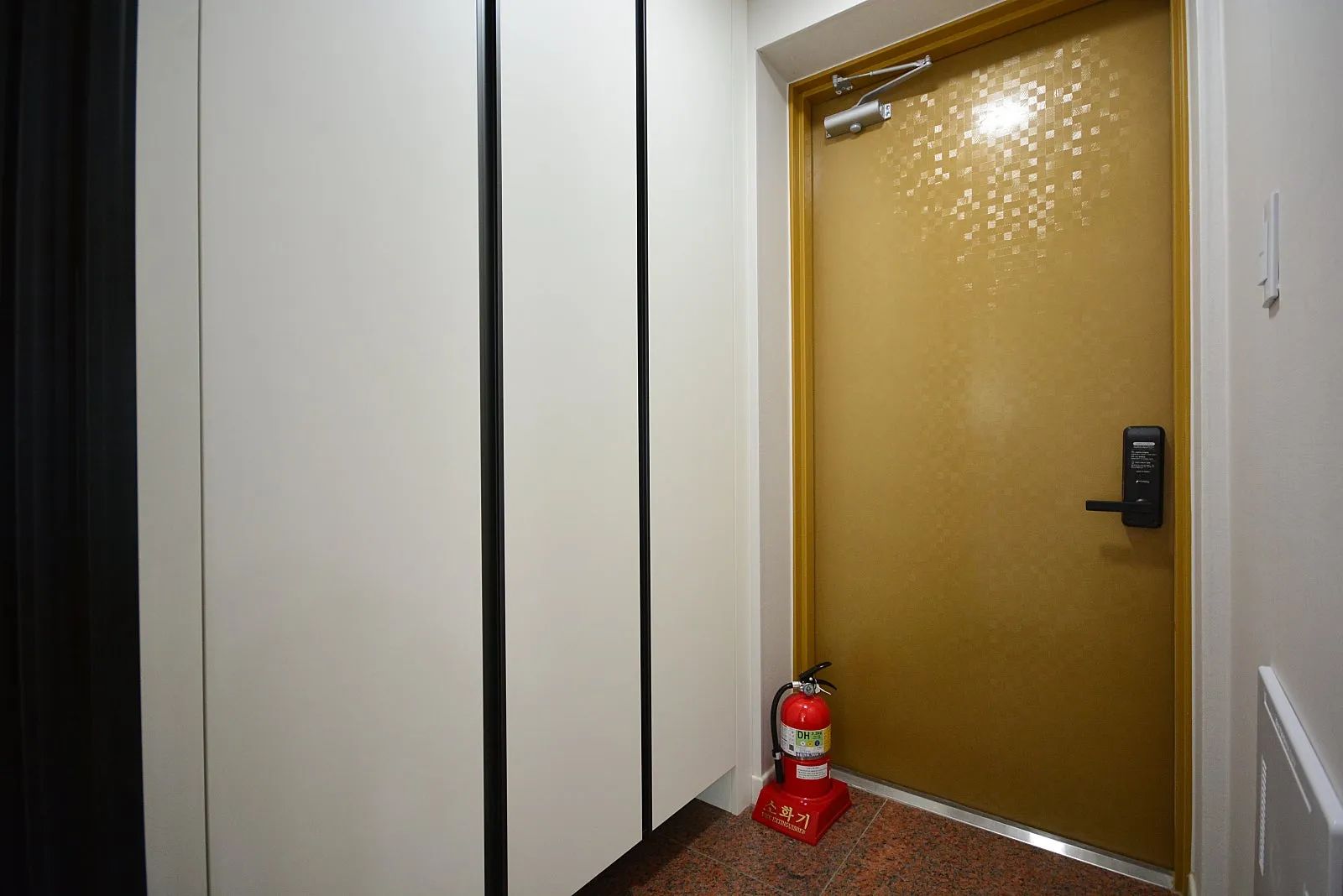 Room image 5