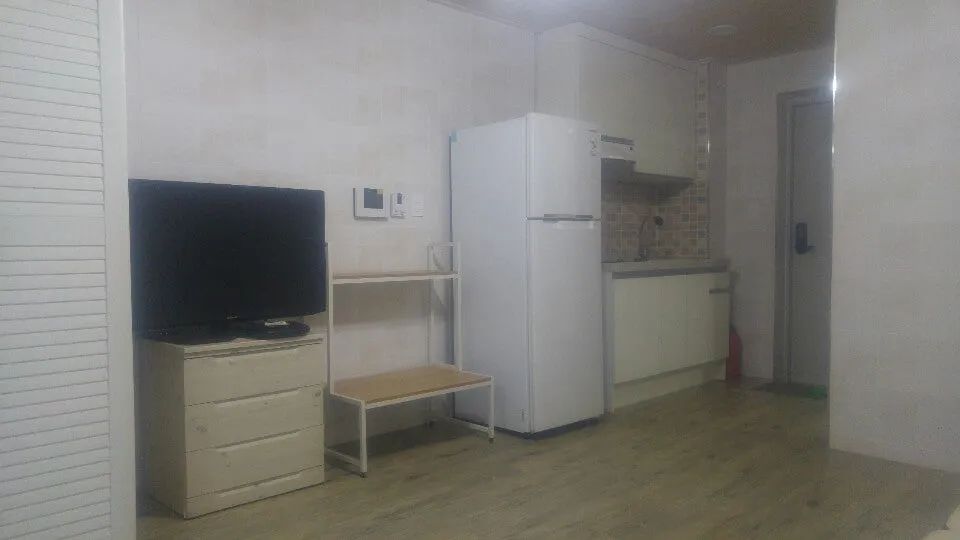 Room image 3