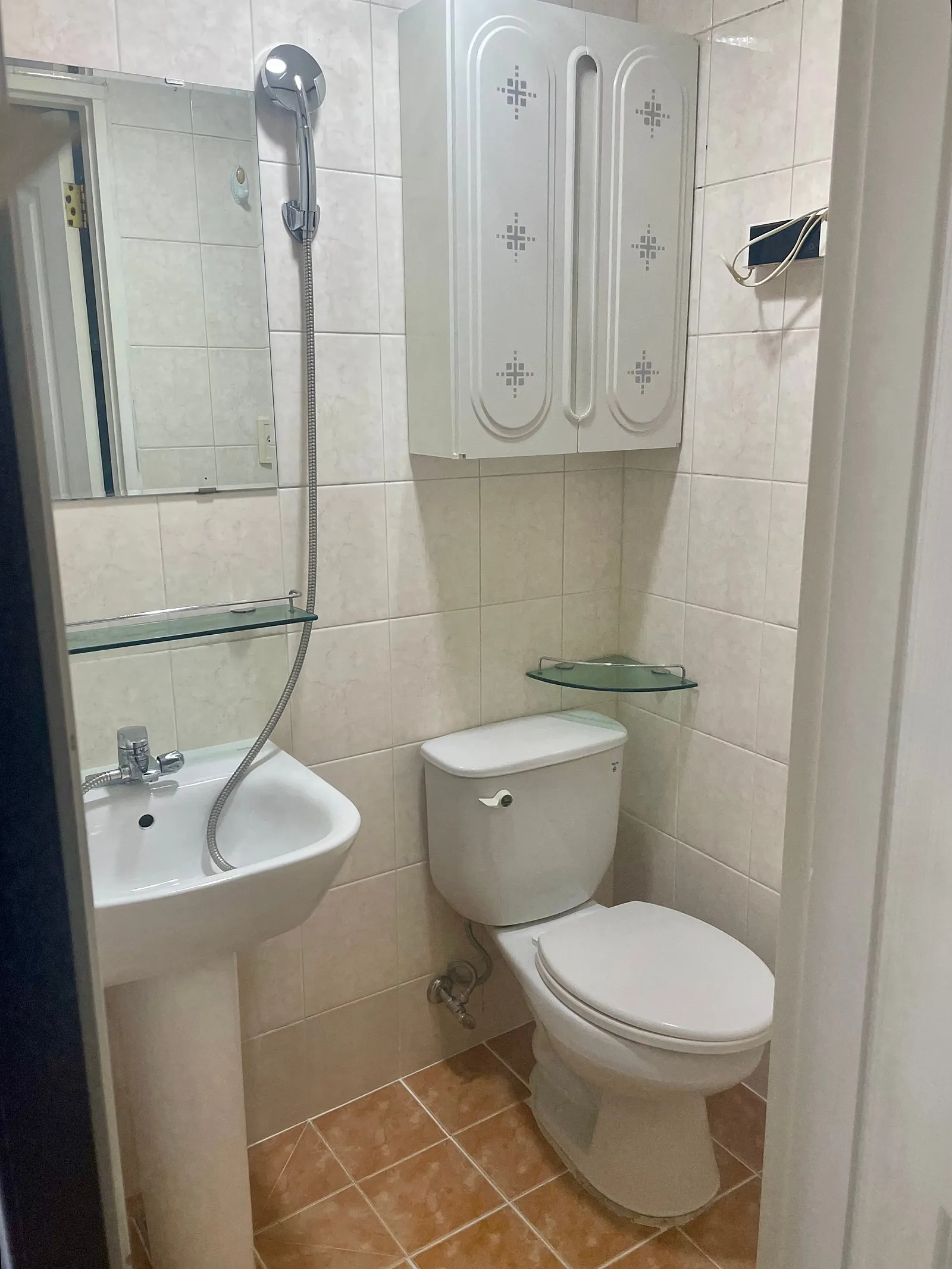 Room image 3