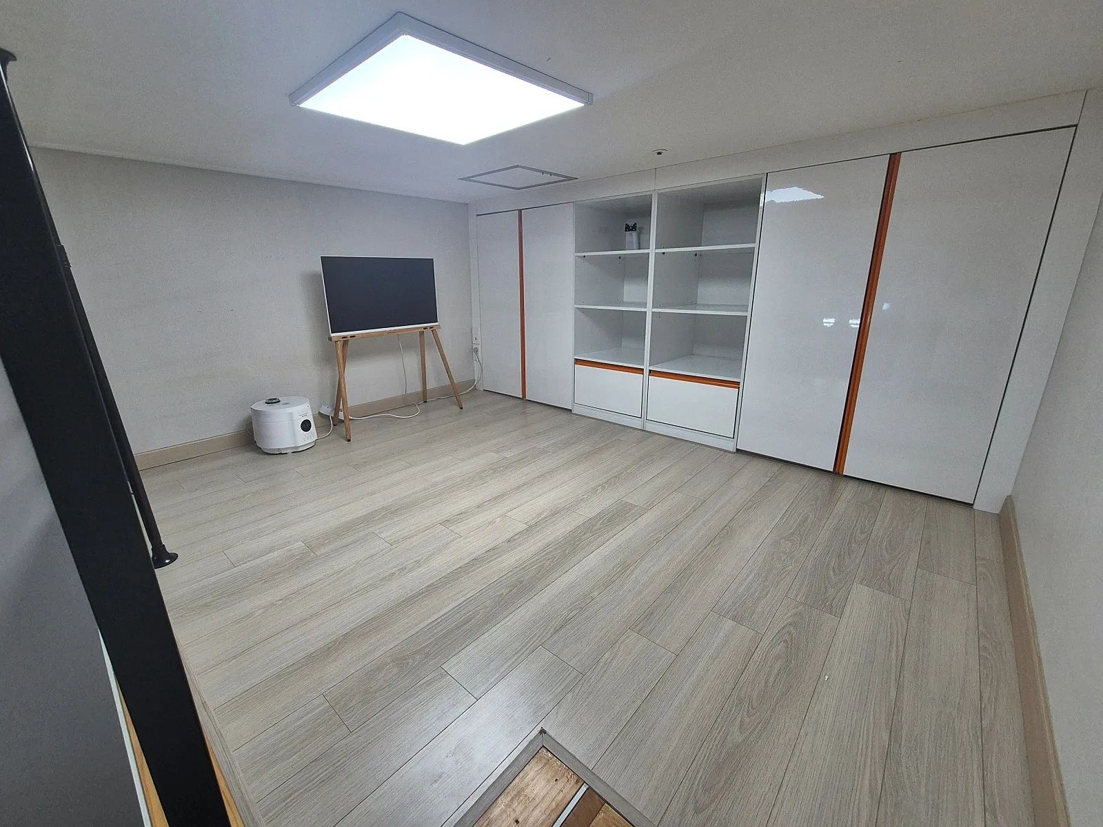 Room image 3