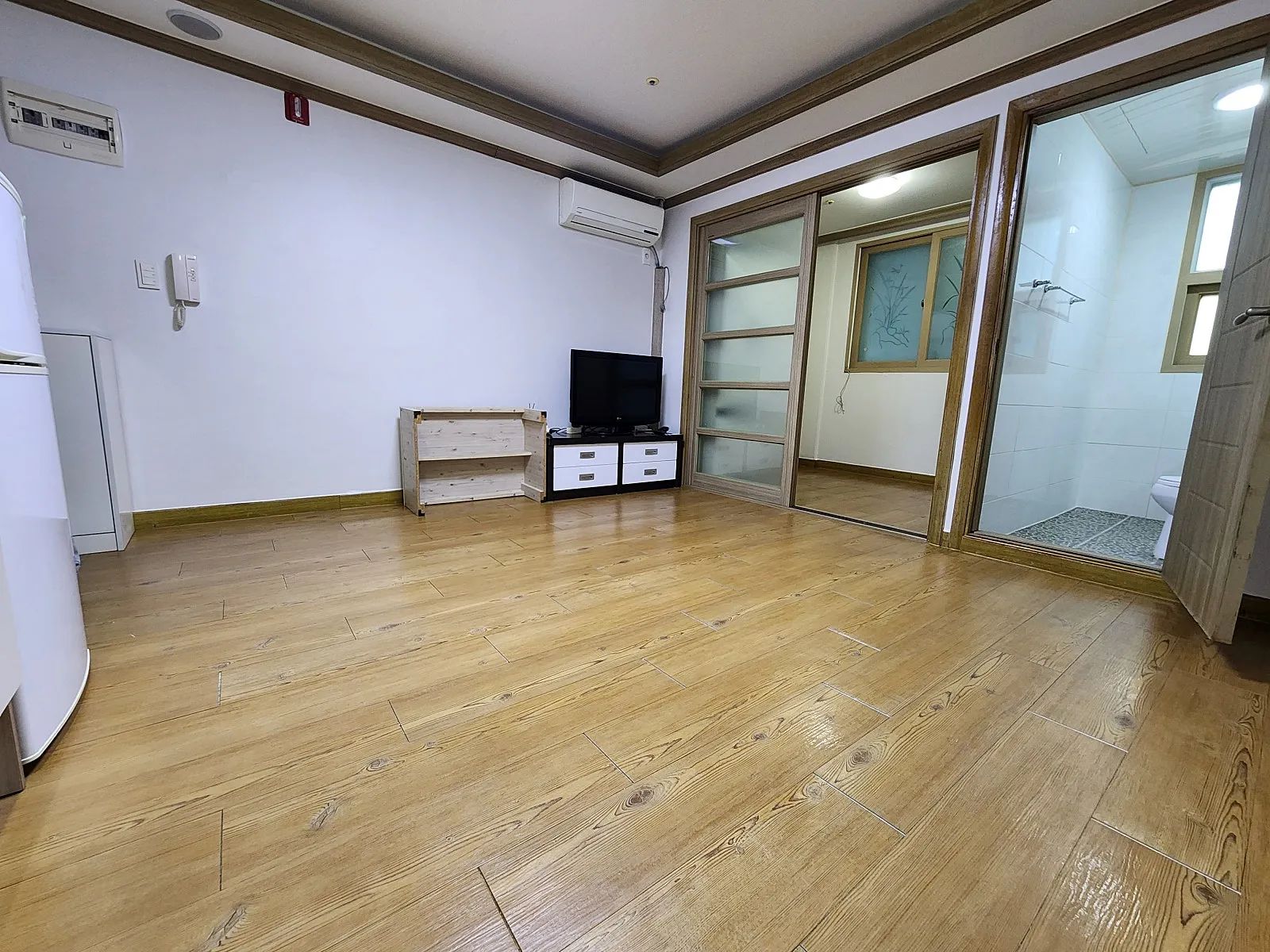 Room image 1