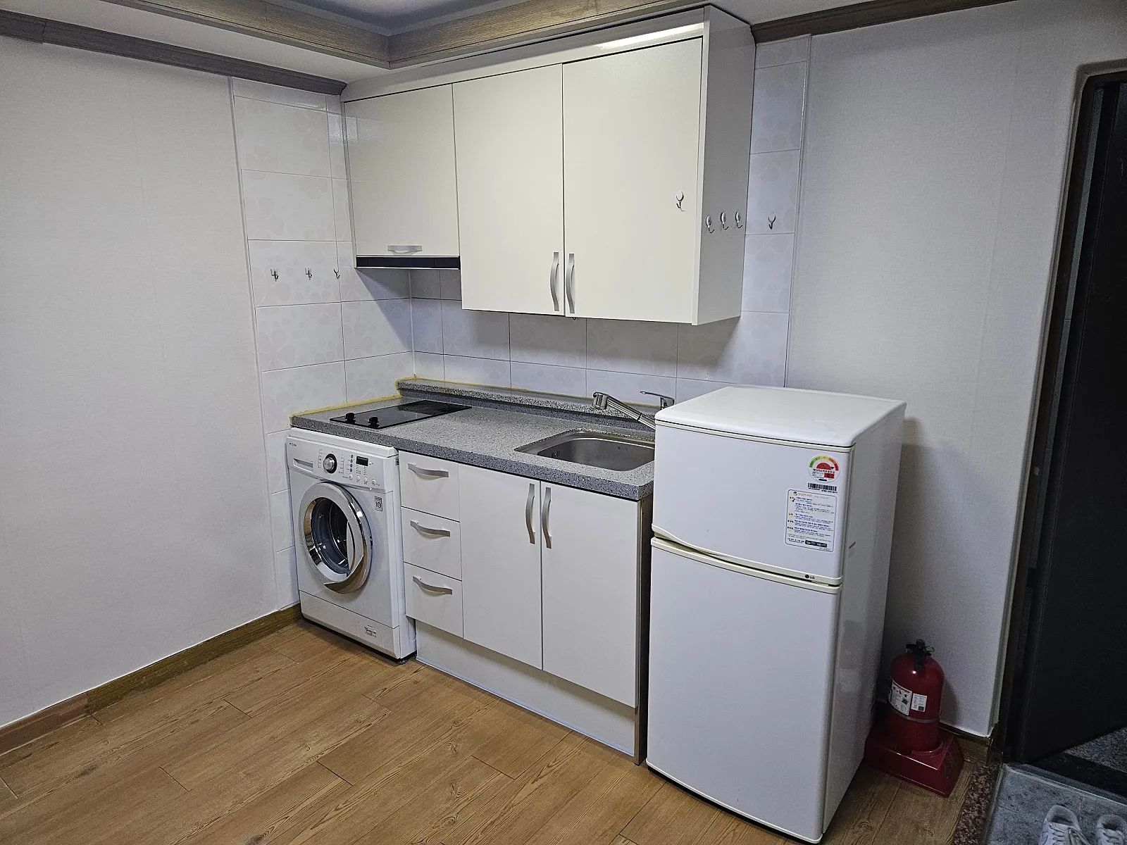 Room image 3
