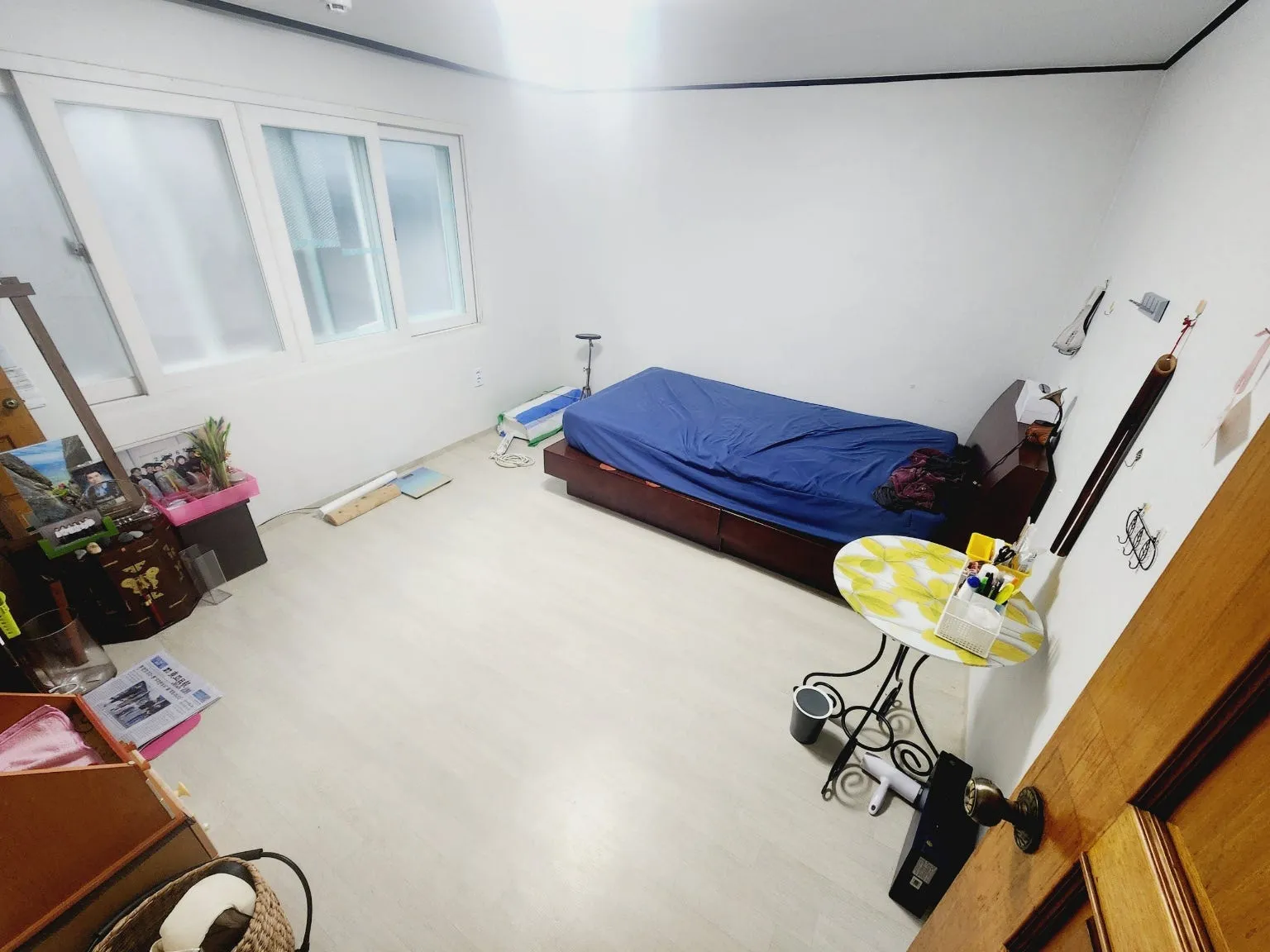 Room image 3