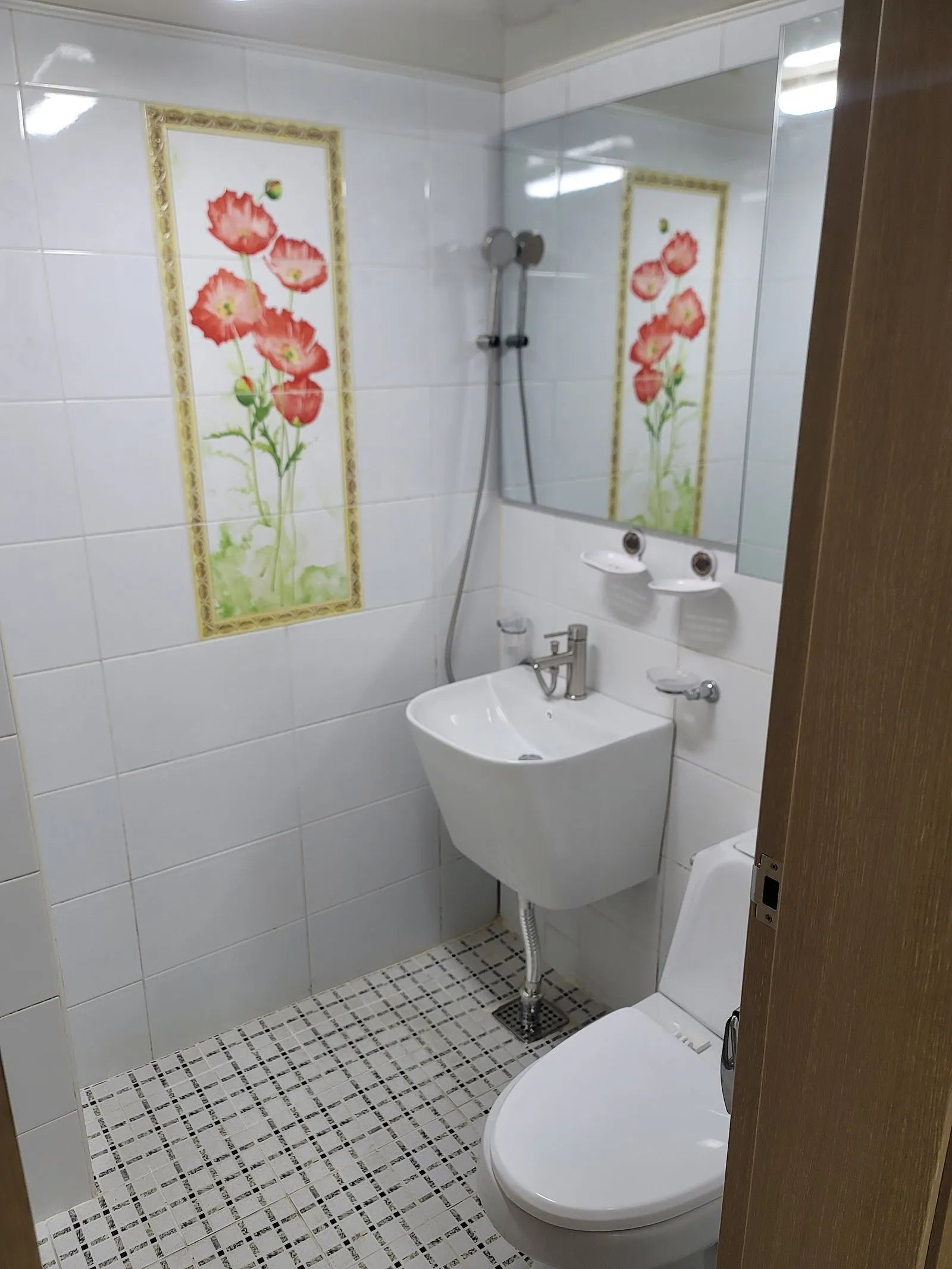 Room image 5
