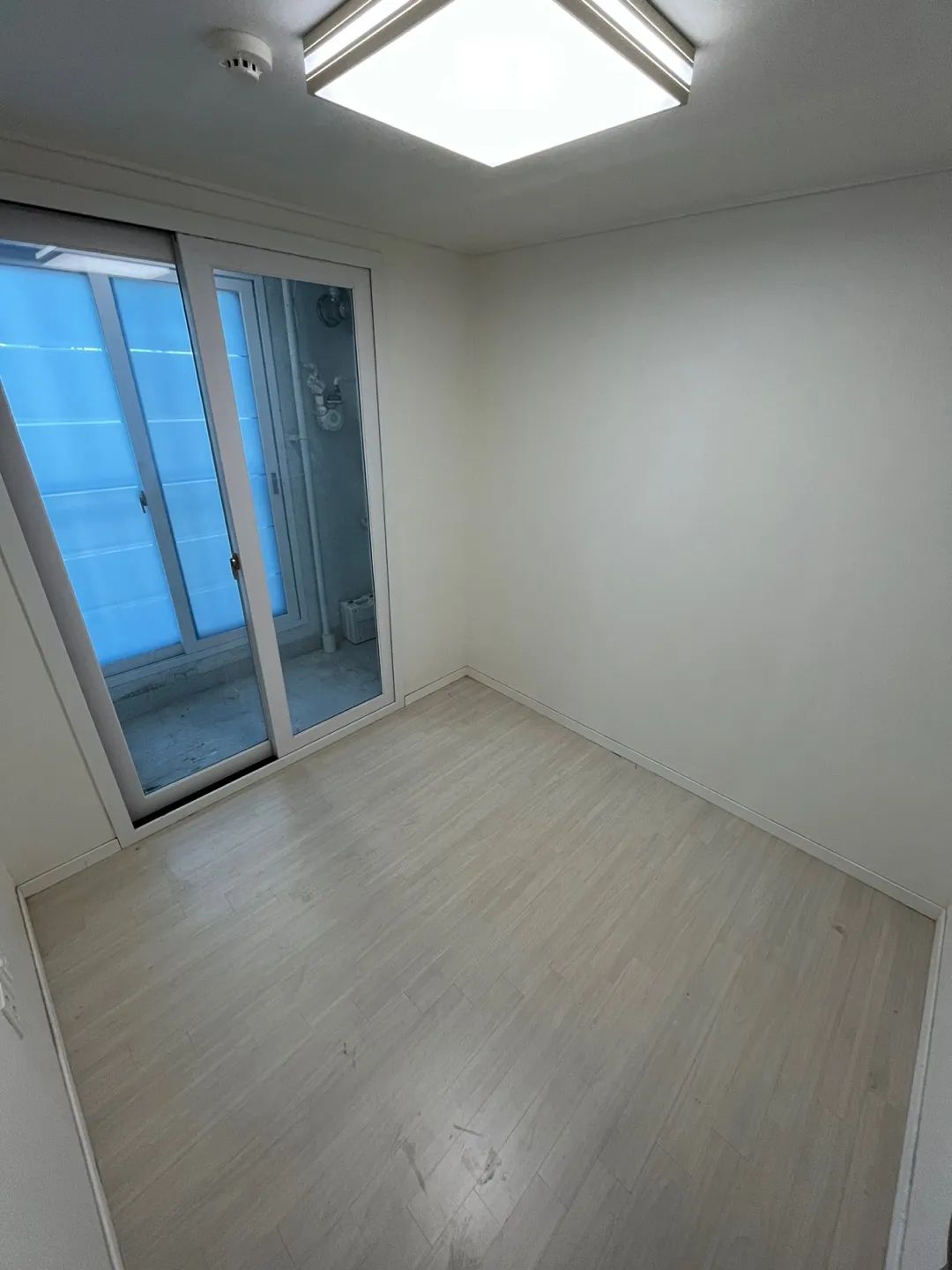 Room image 4