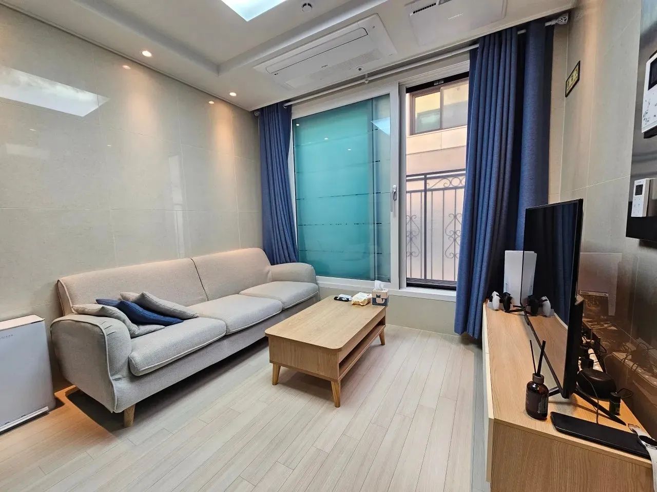 Room image 1