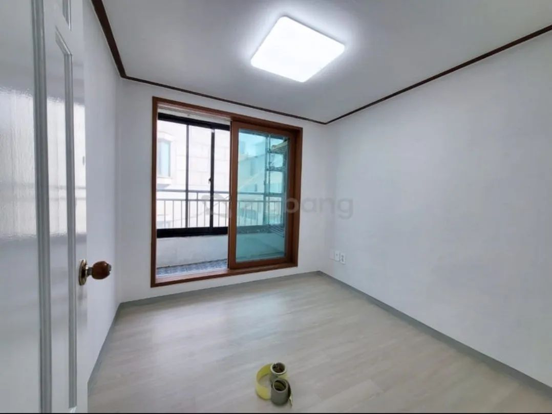 Room image 4