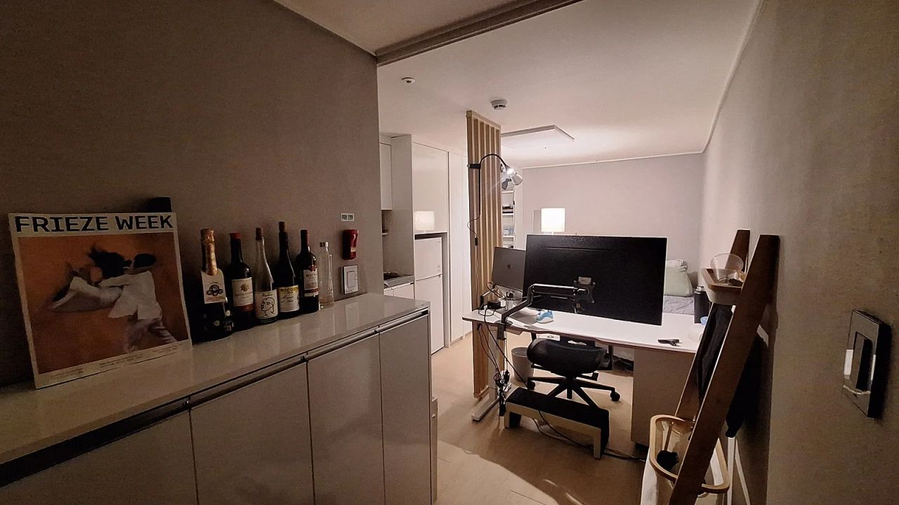 Room image 1