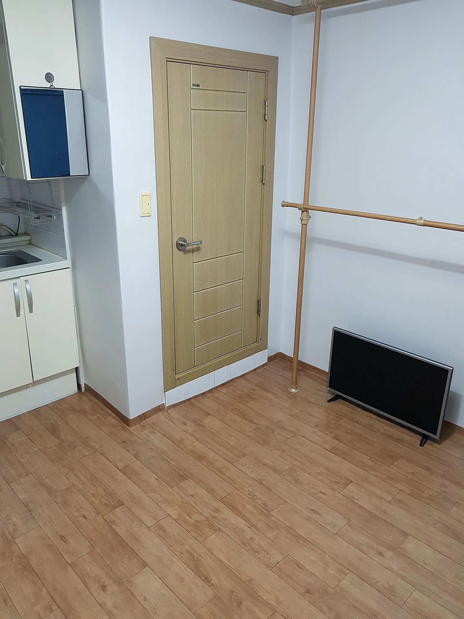 Room image 3