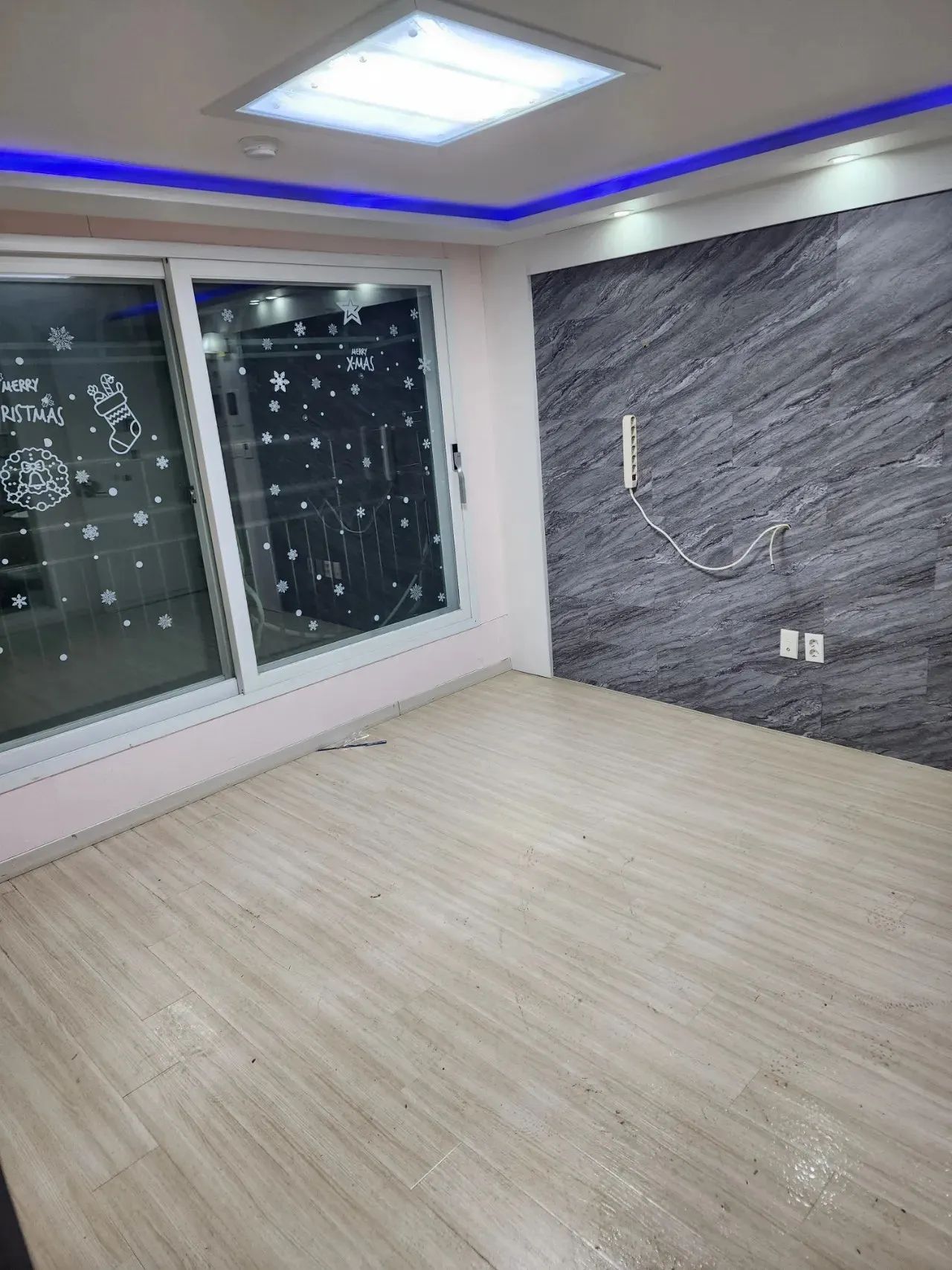 Room image 3