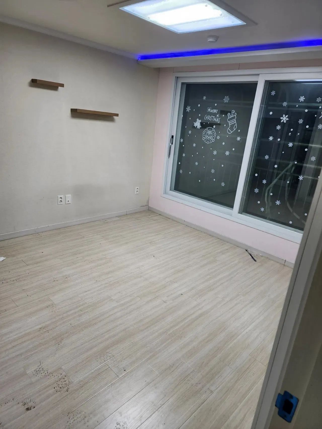 Room image 4