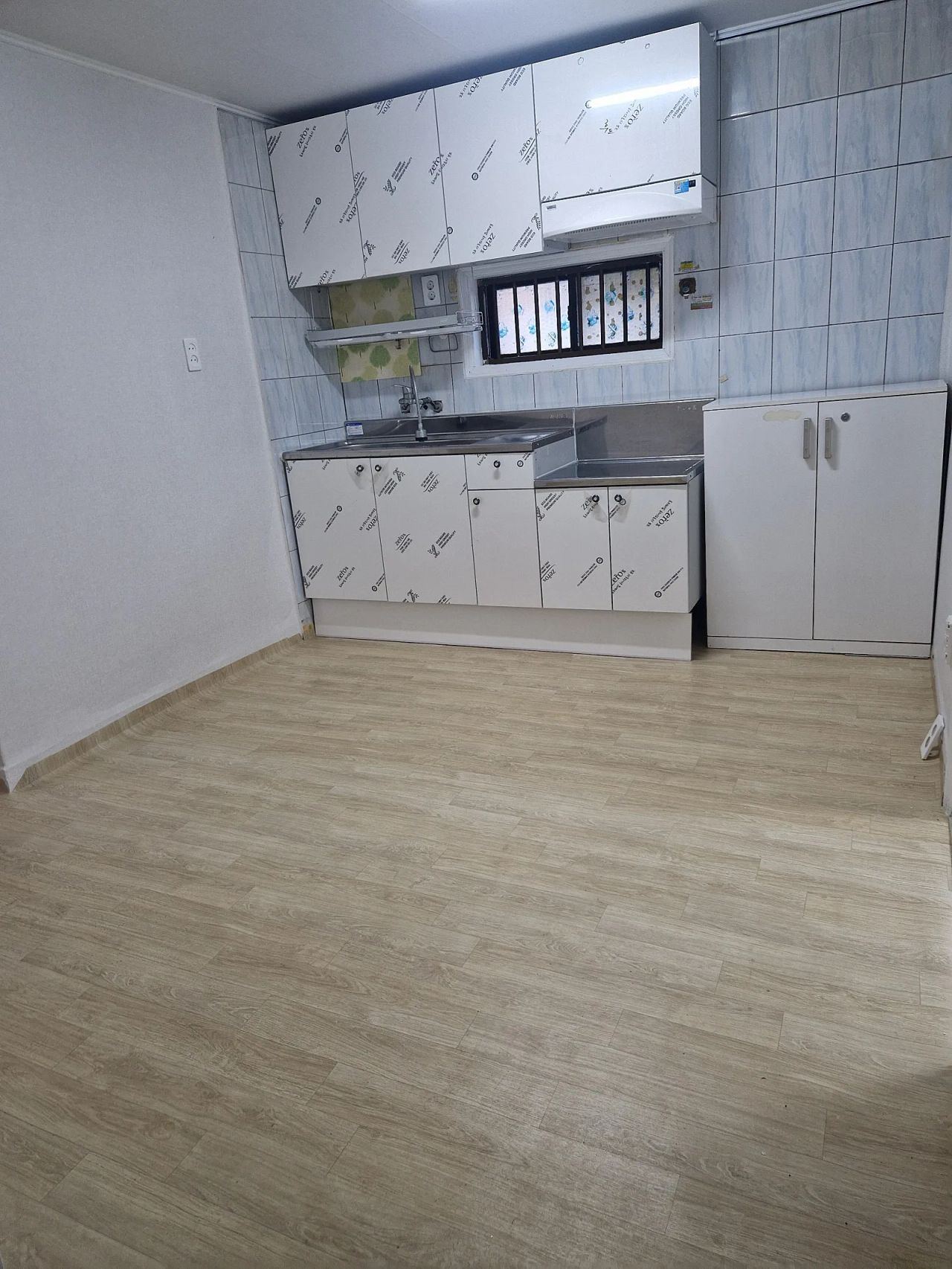 Room image 3