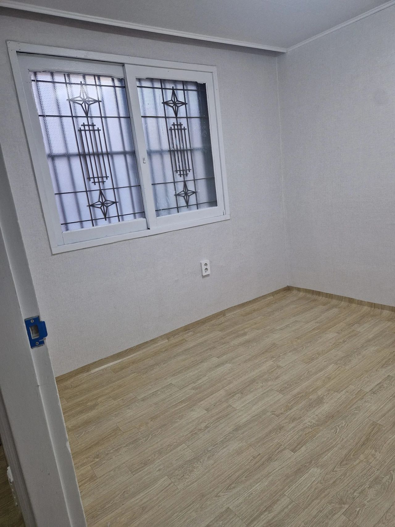 Room image 4