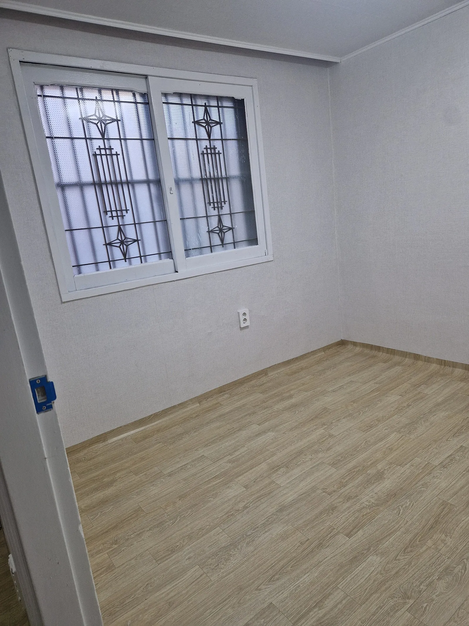 Room image 4