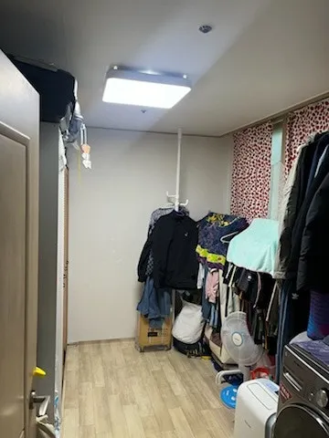 Room image 2