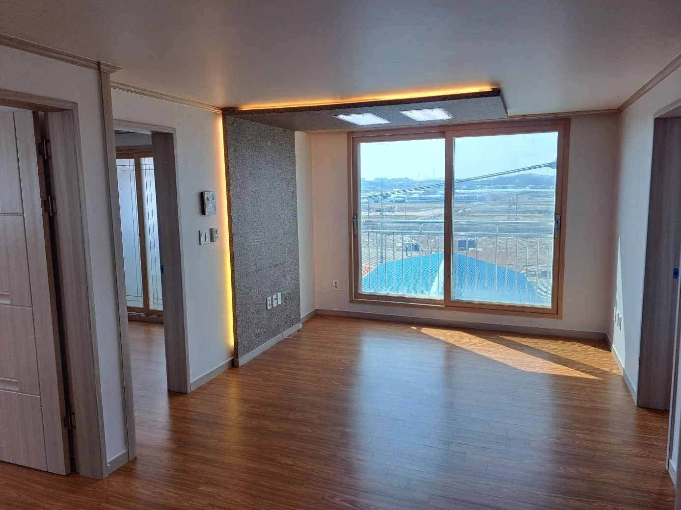 Room image 1