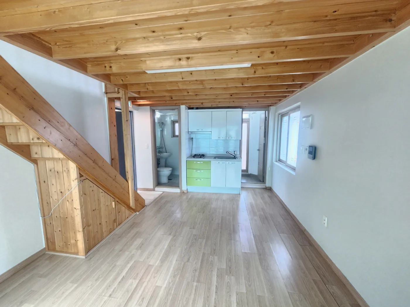 Room image 1