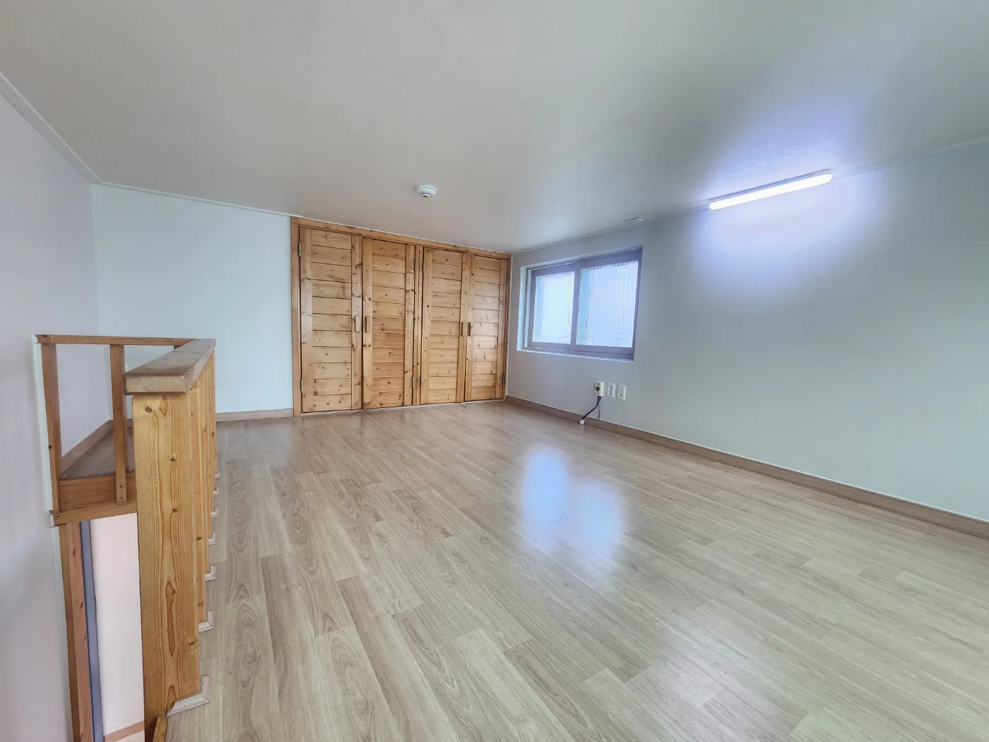 Room image 3
