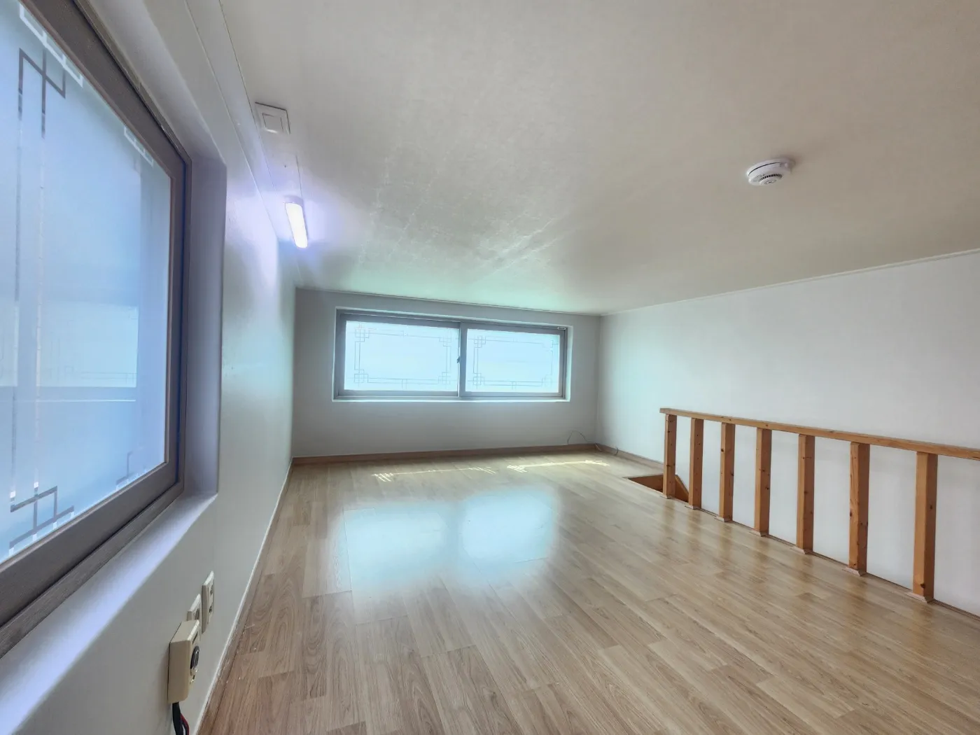 Room image 4