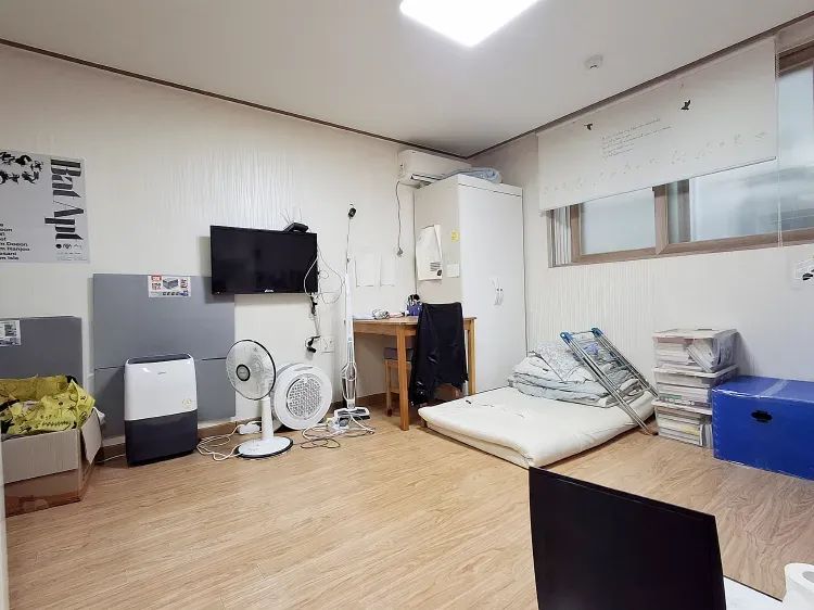 Room image 2