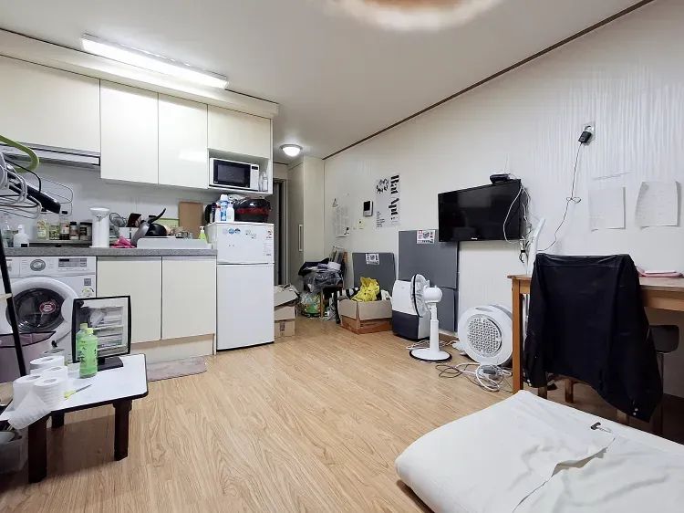 Room image 3
