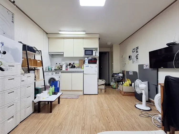 Room image 5