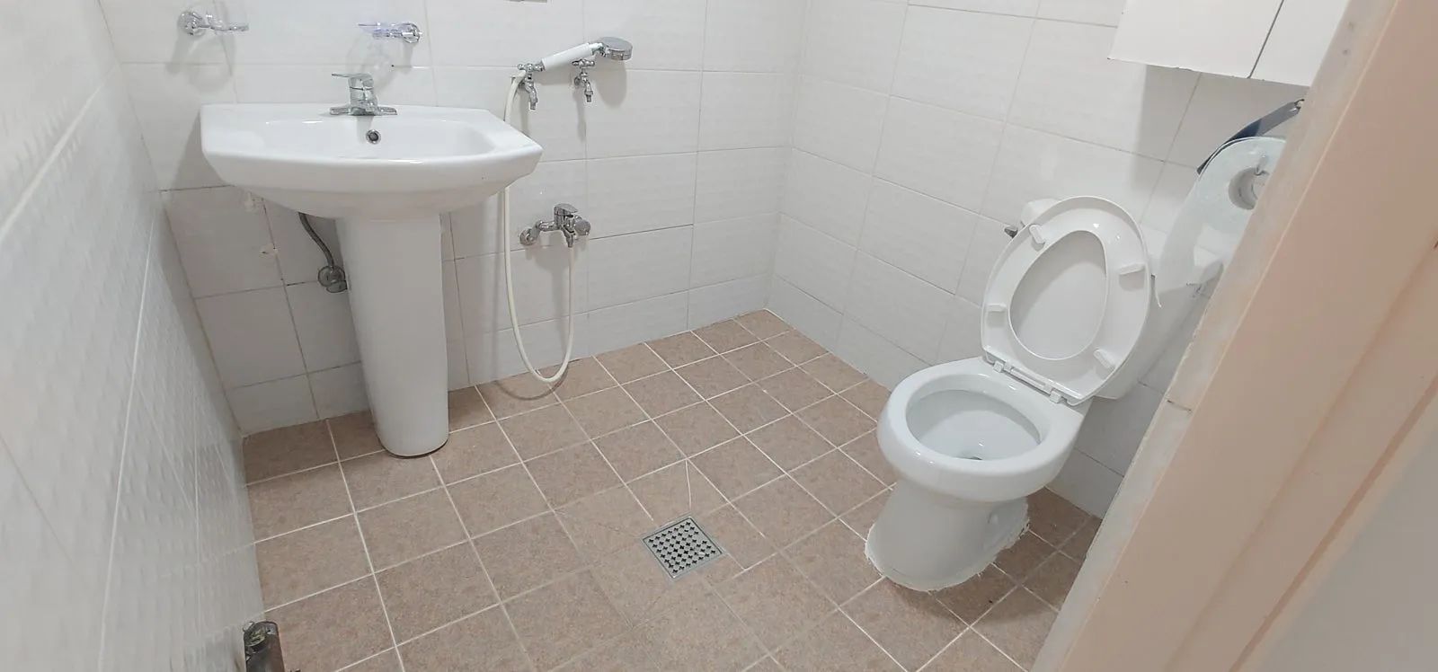 Room image 4