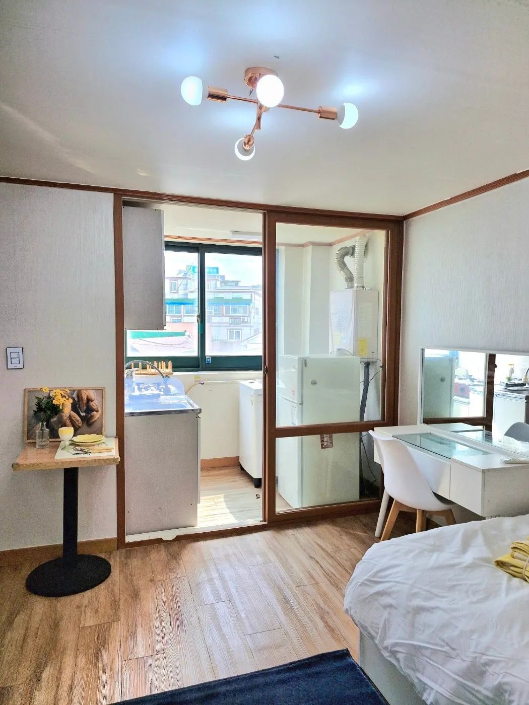 Room image 1