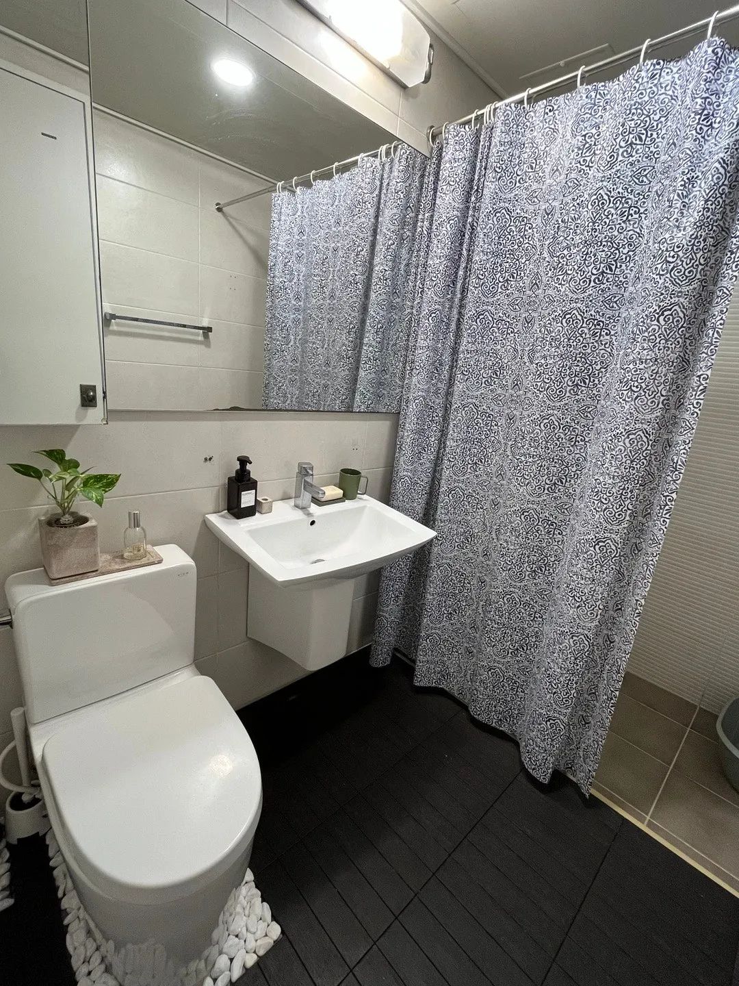 Room image 3