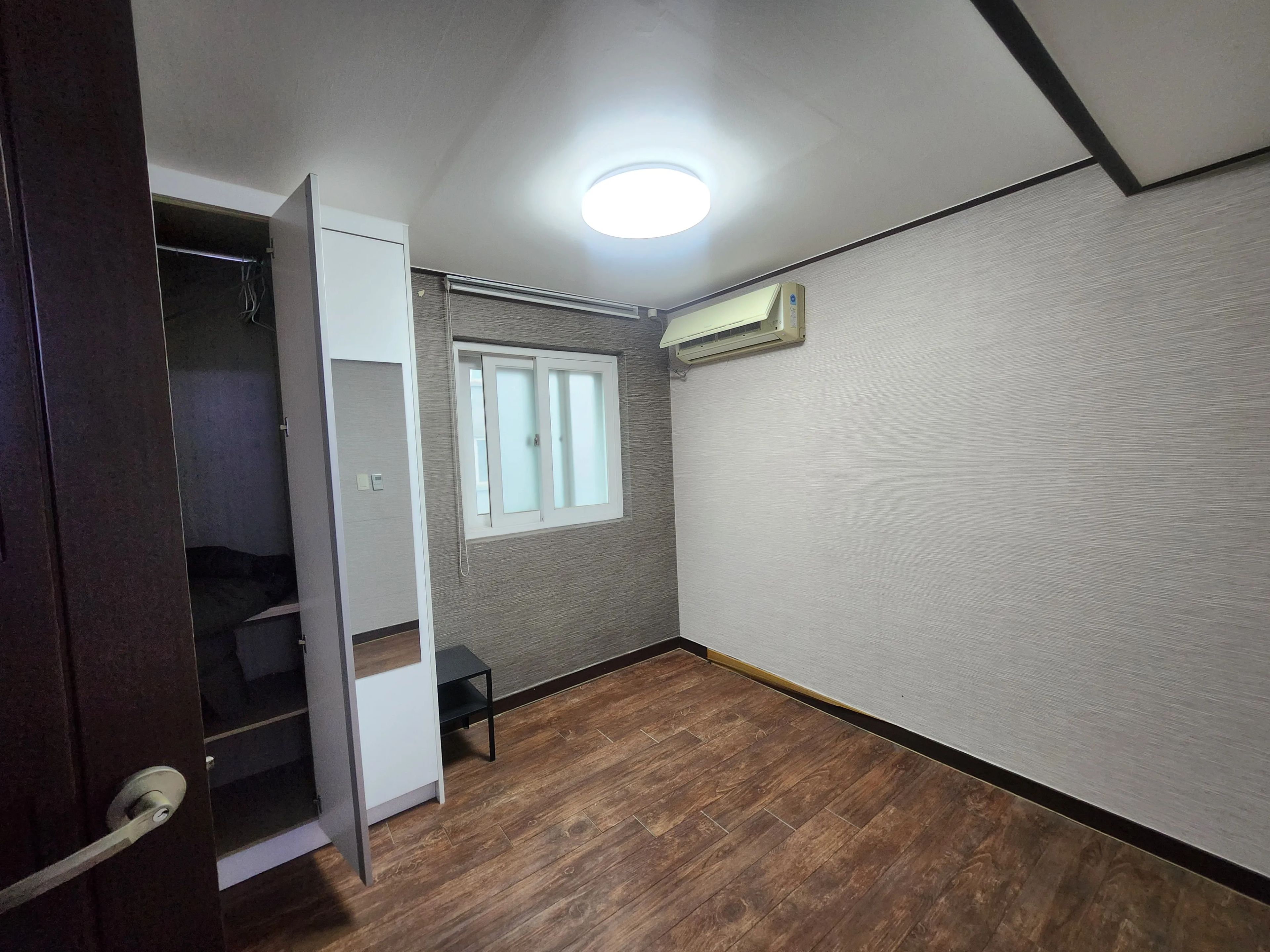 Room image 2