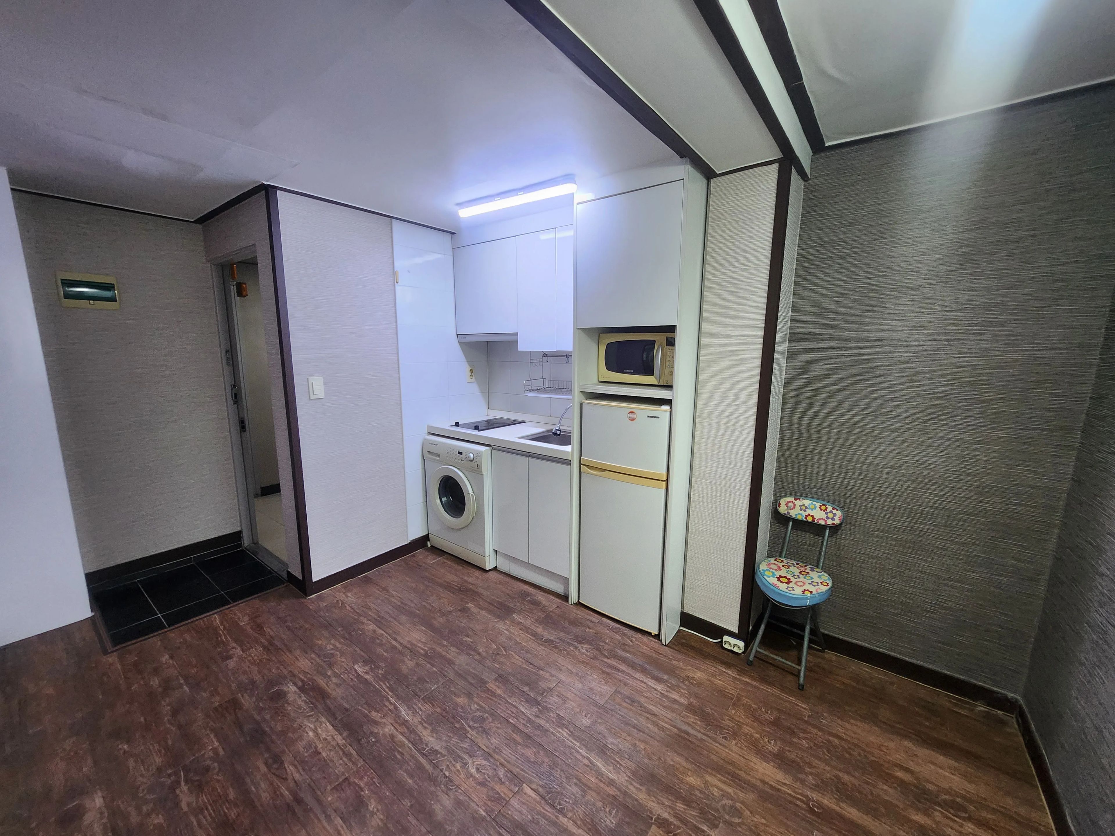 Room image 3