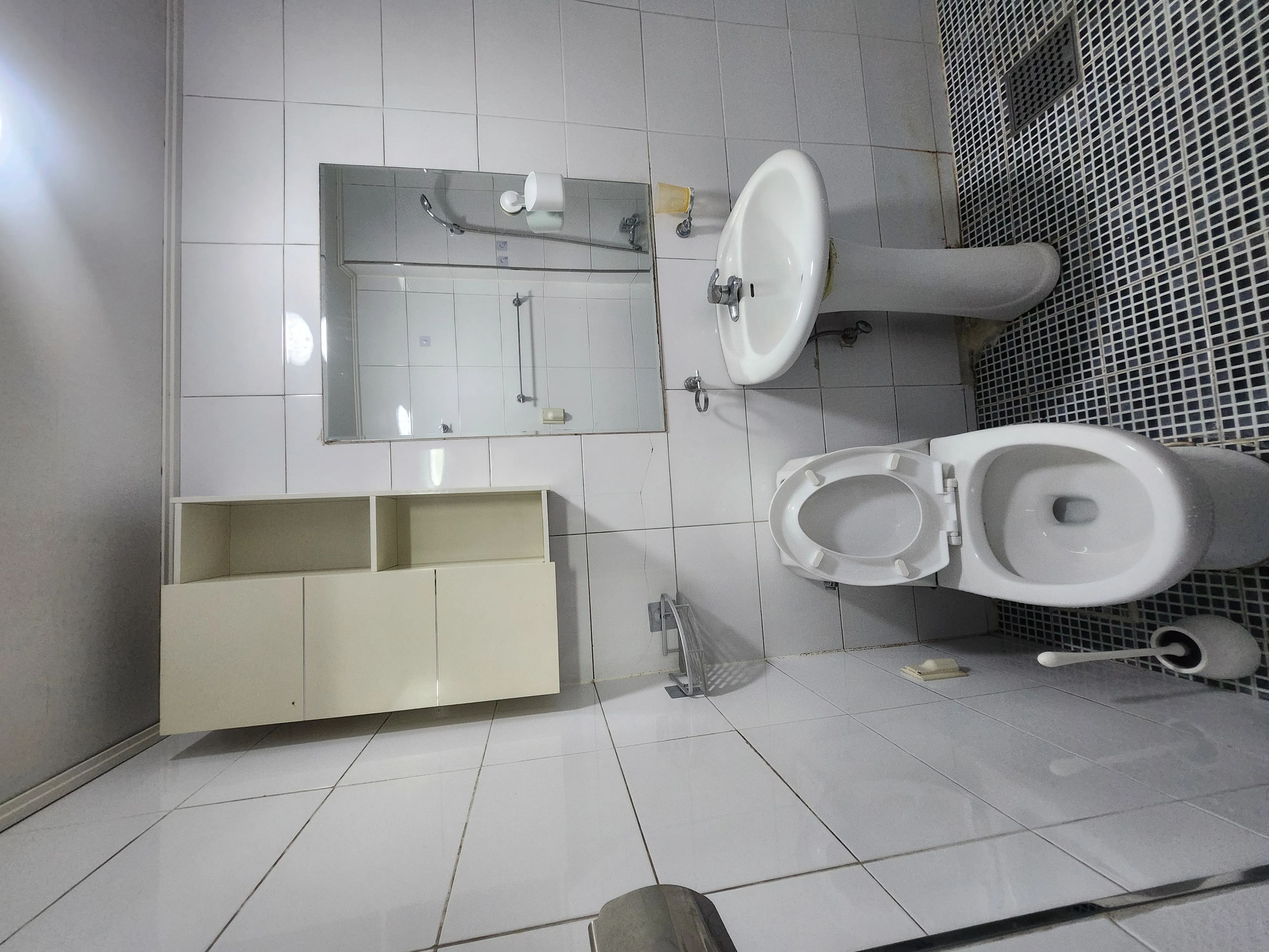 Room image 4