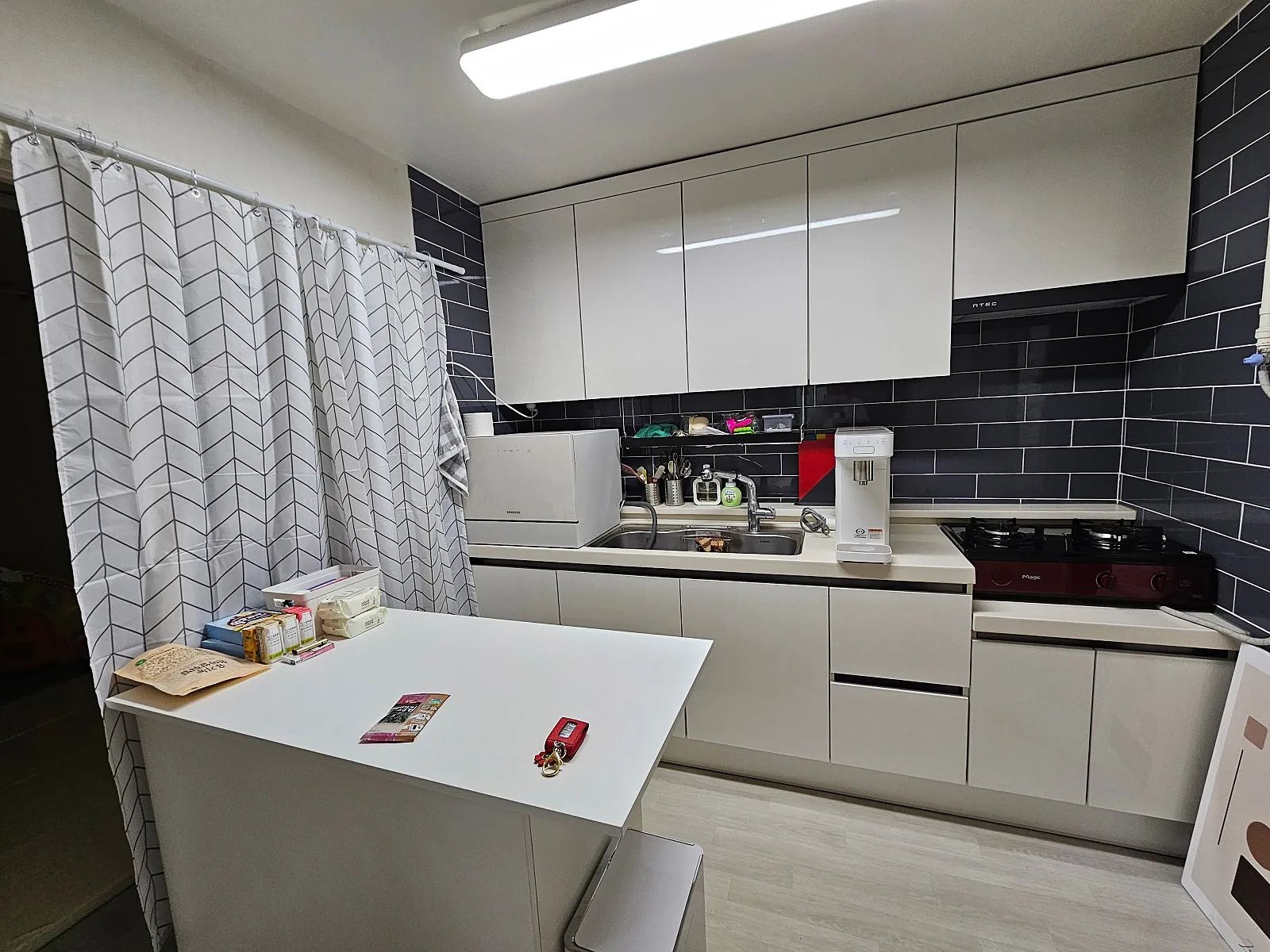 Room image 4