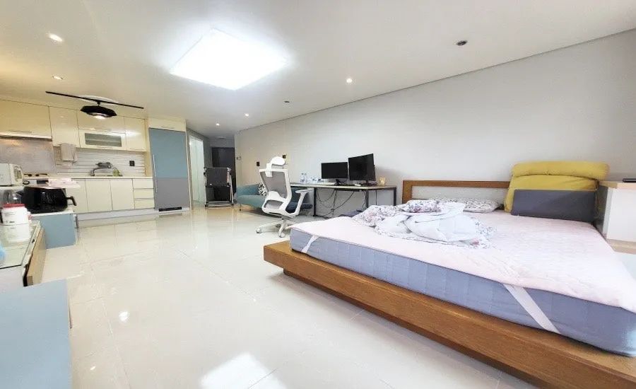 Room image 2