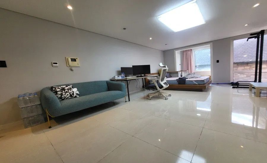Room image 3