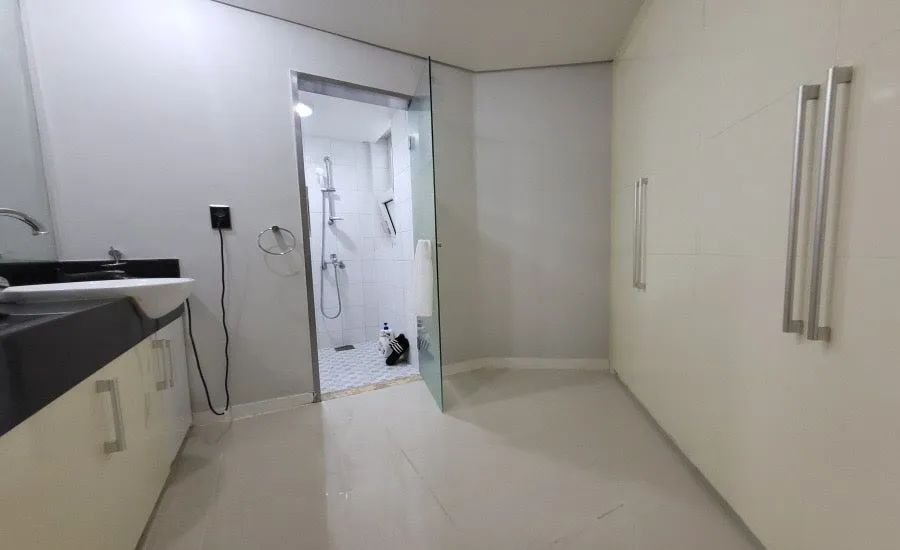 Room image 4