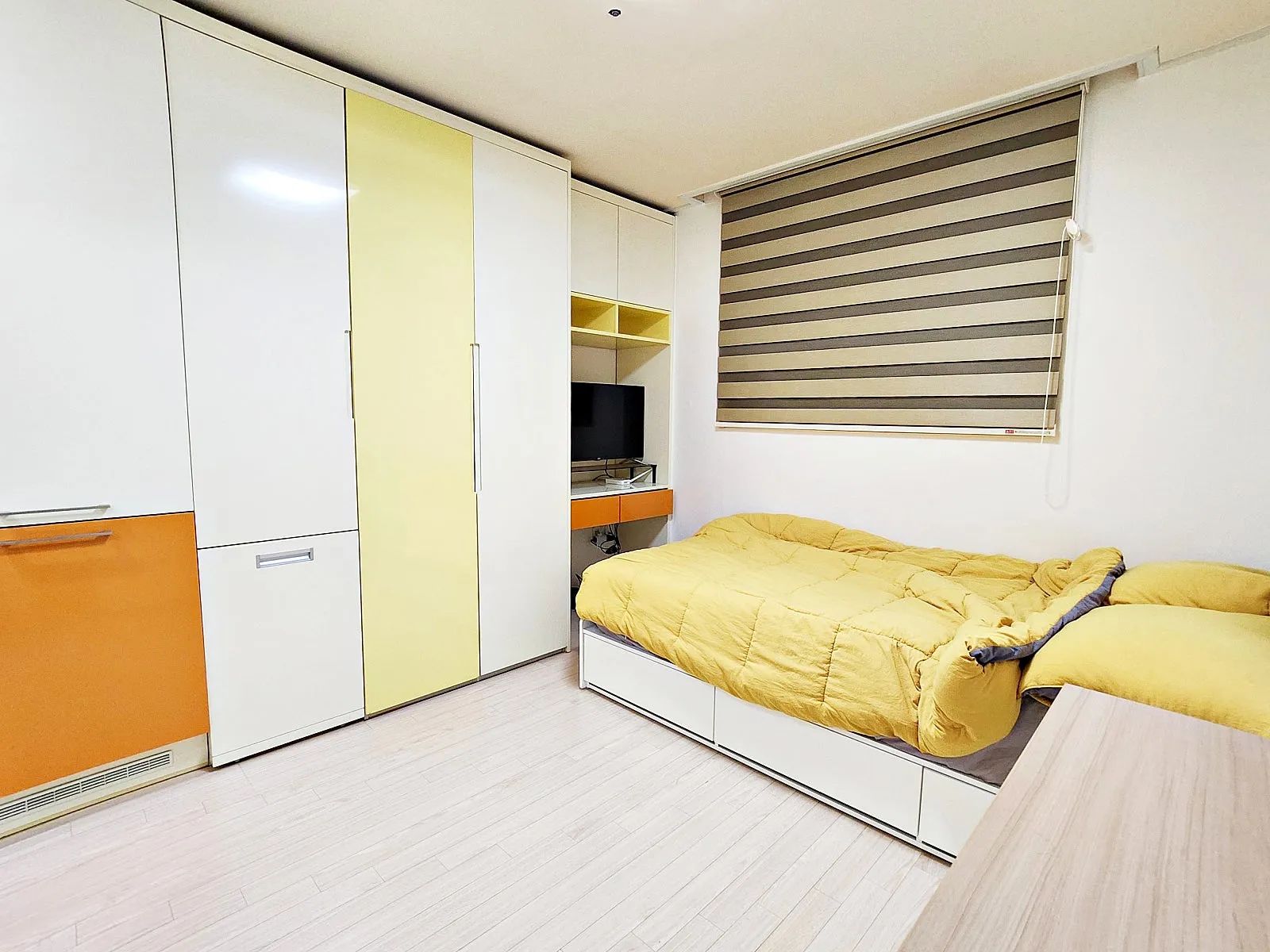 Room image 3