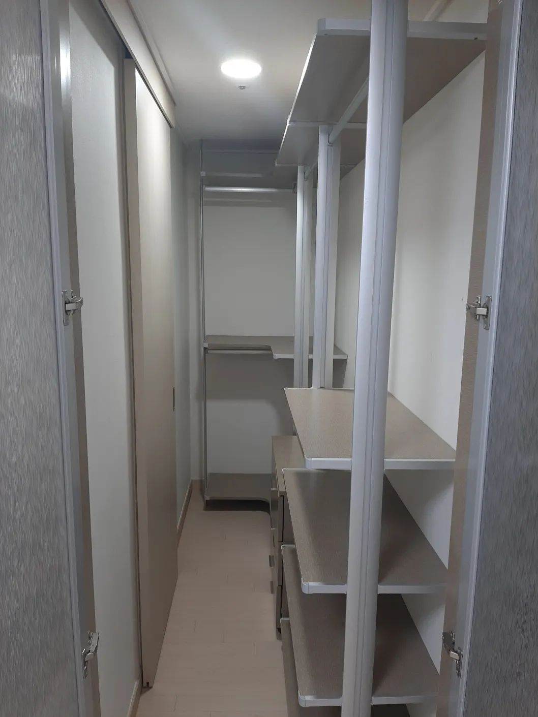 Room image 3