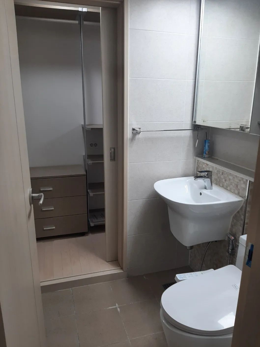 Room image 5