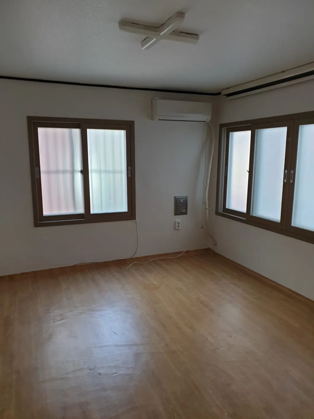 Room image 4