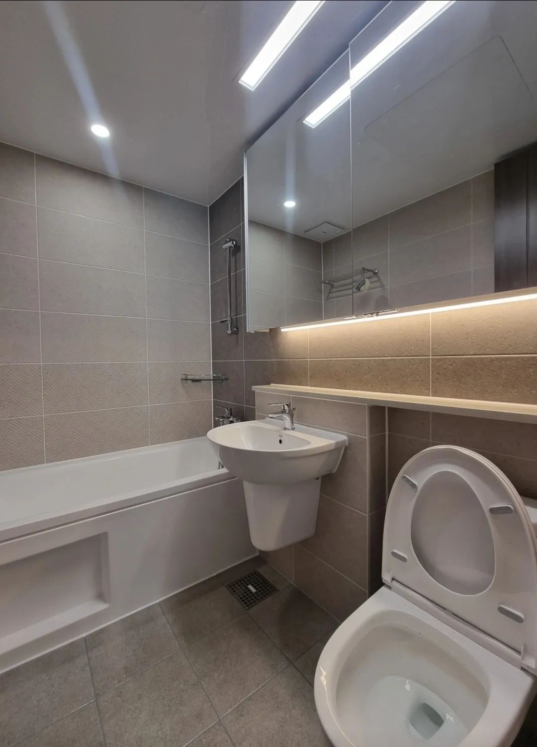 Room image 2
