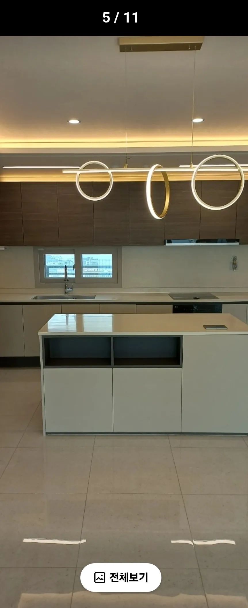 Room image 3