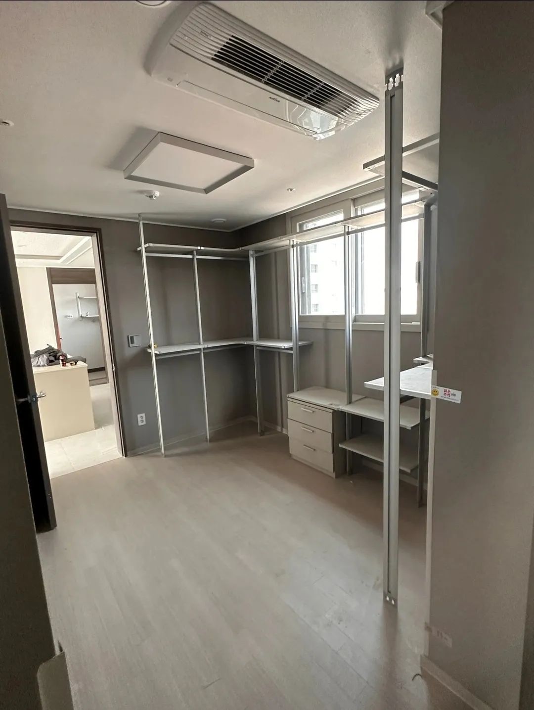 Room image 5