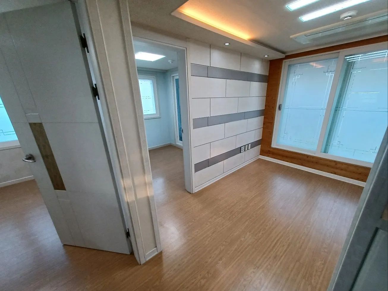 Room image 2