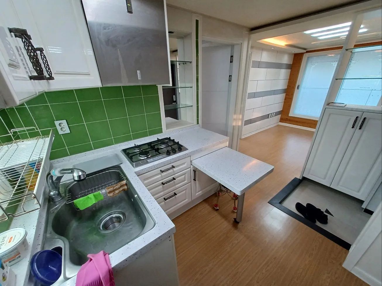 Room image 4