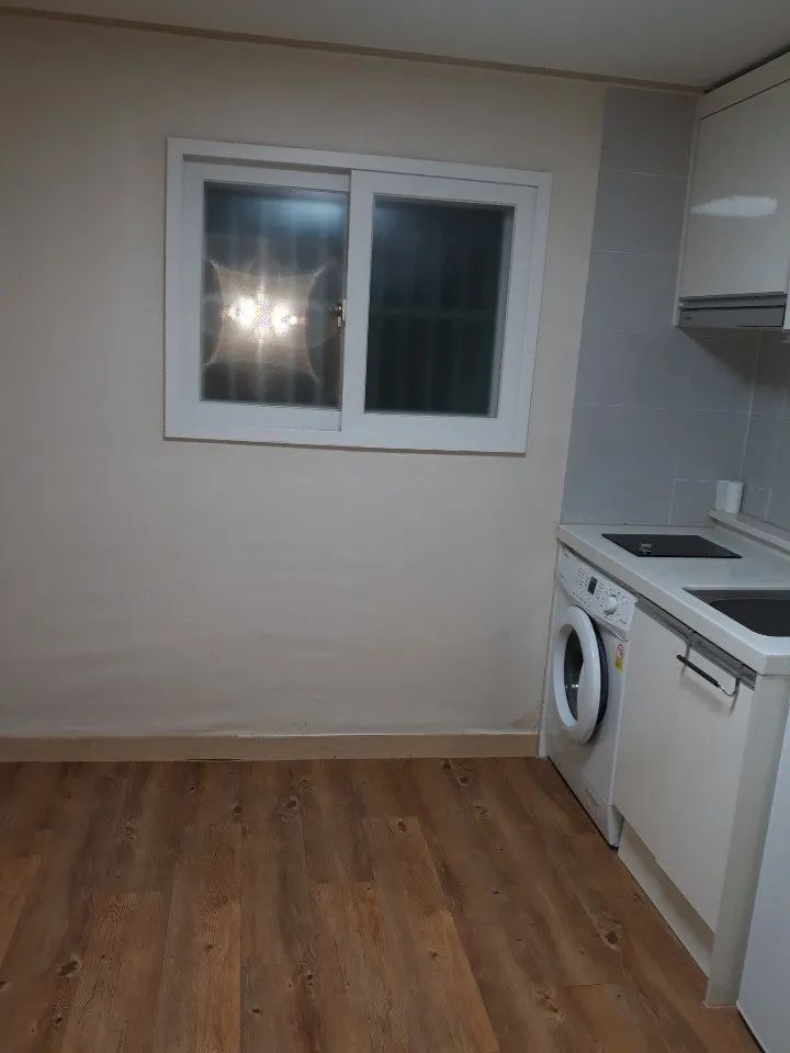 Room image 4