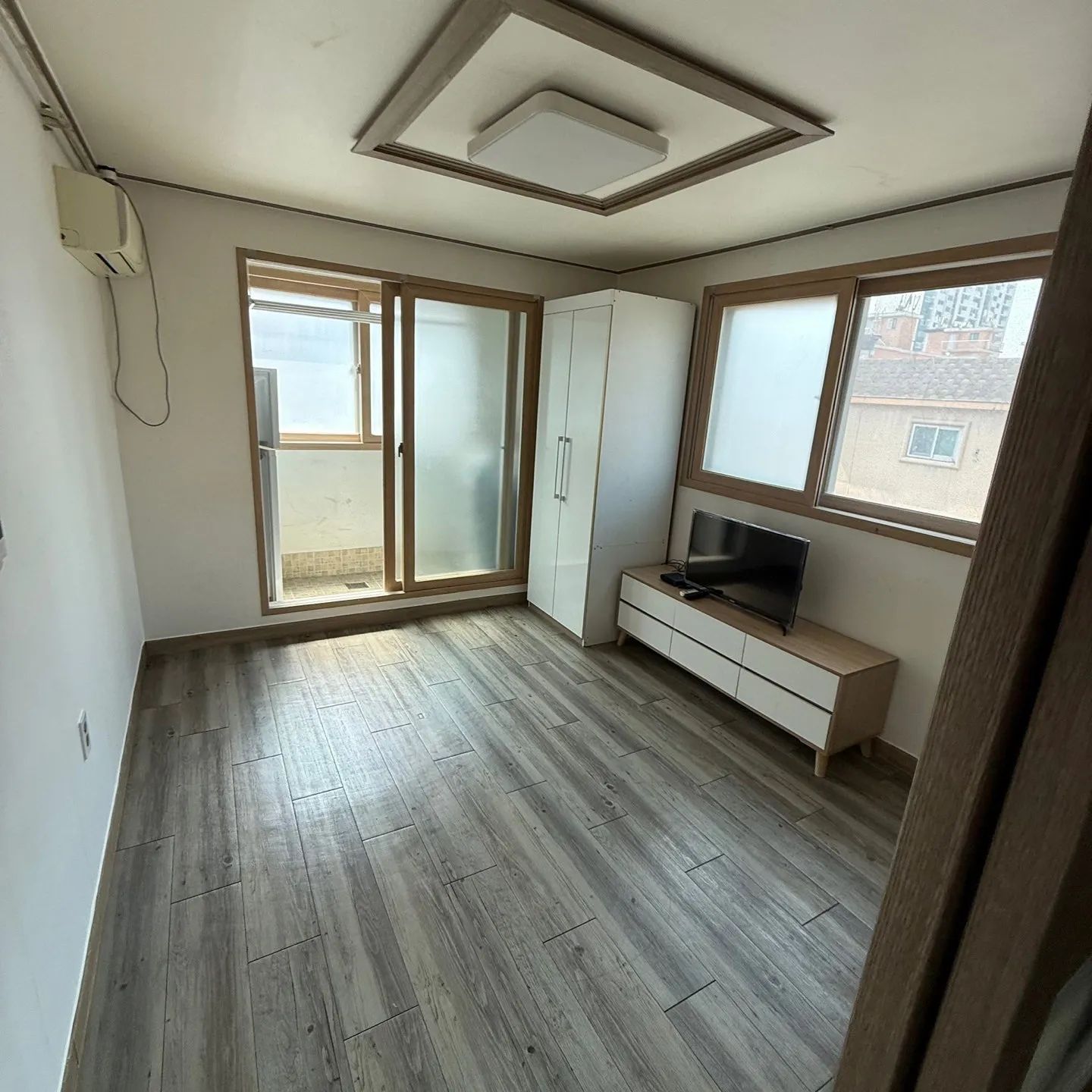 Room image 1