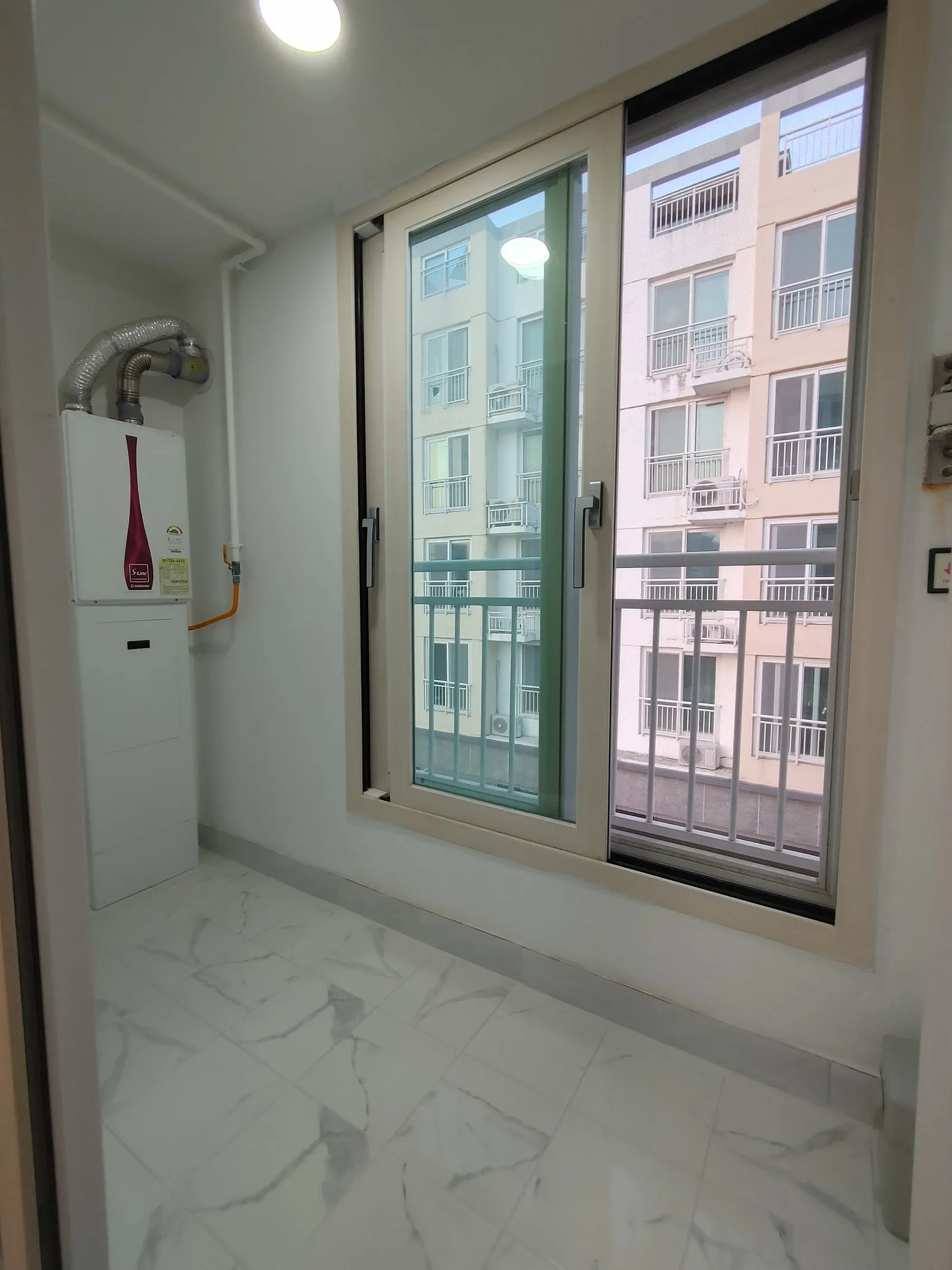 Room image 3