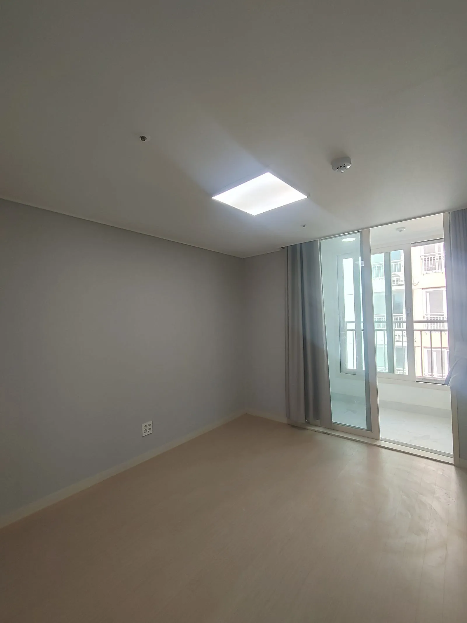 Room image 4